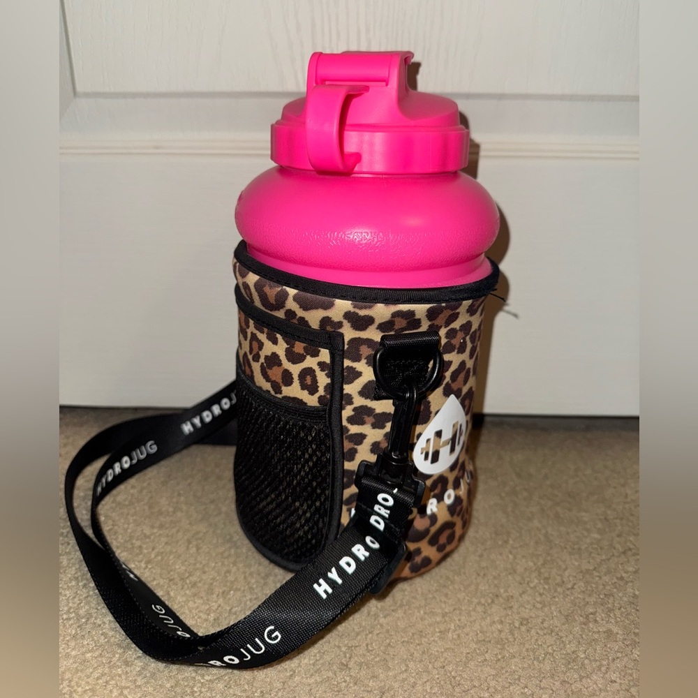 ❤️2 for 10❤️ Hot pink hydrojug pro jug with leopard sleeve - Picture 4 of 9